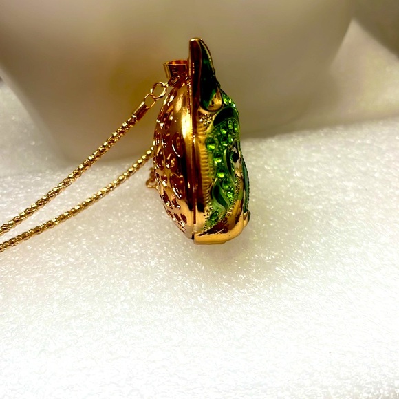 Betsey Johnson Green Wolf Head Pendant Necklace - Picture 7 of 10